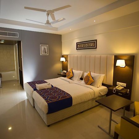 Ganpat Grand Palani Exterior foto