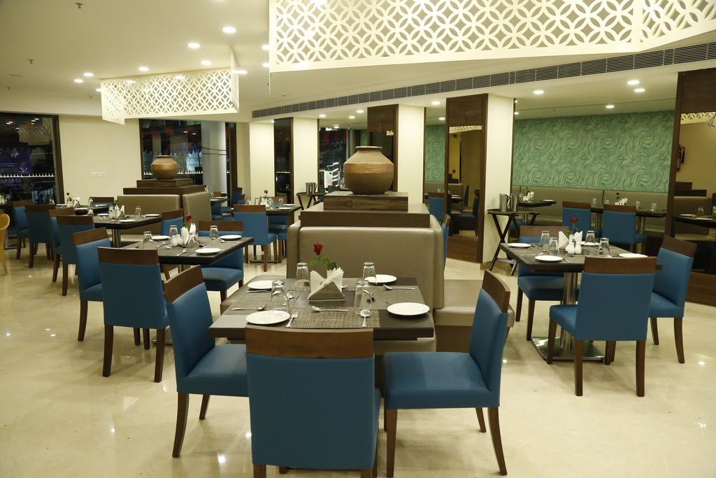 Ganpat Grand Palani Exterior foto