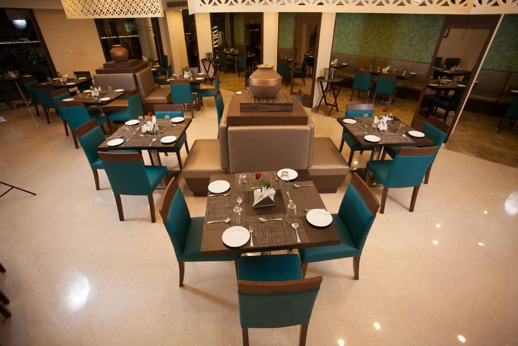 Ganpat Grand Palani Exterior foto