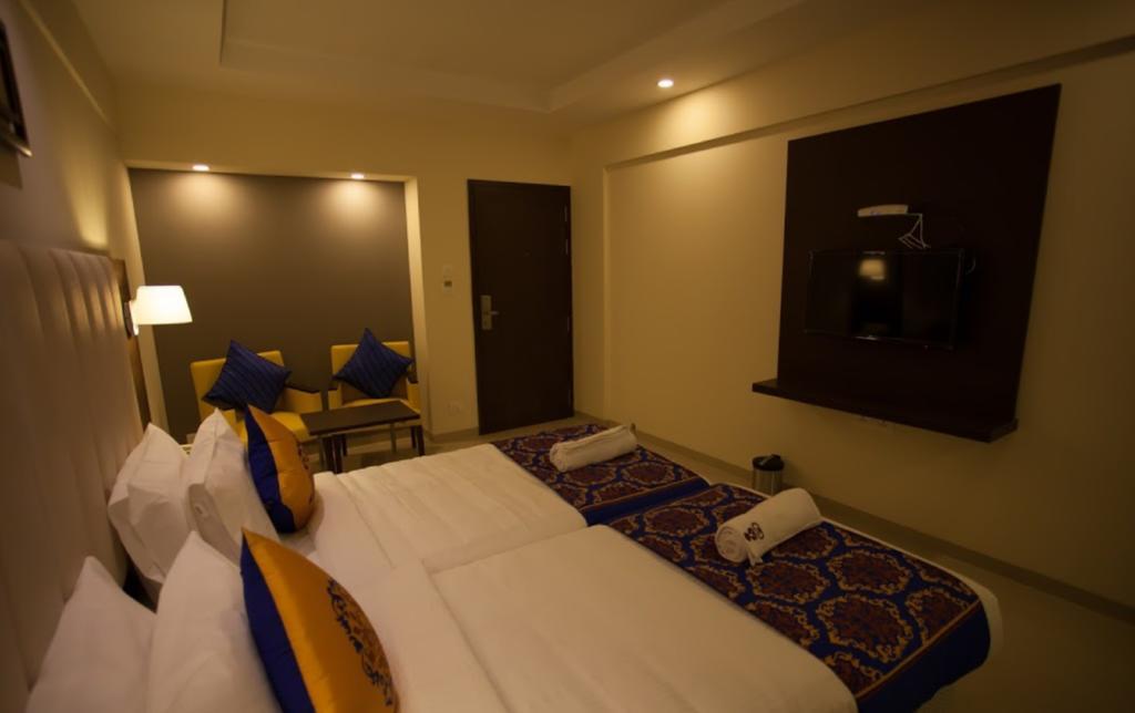 Ganpat Grand Palani Exterior foto