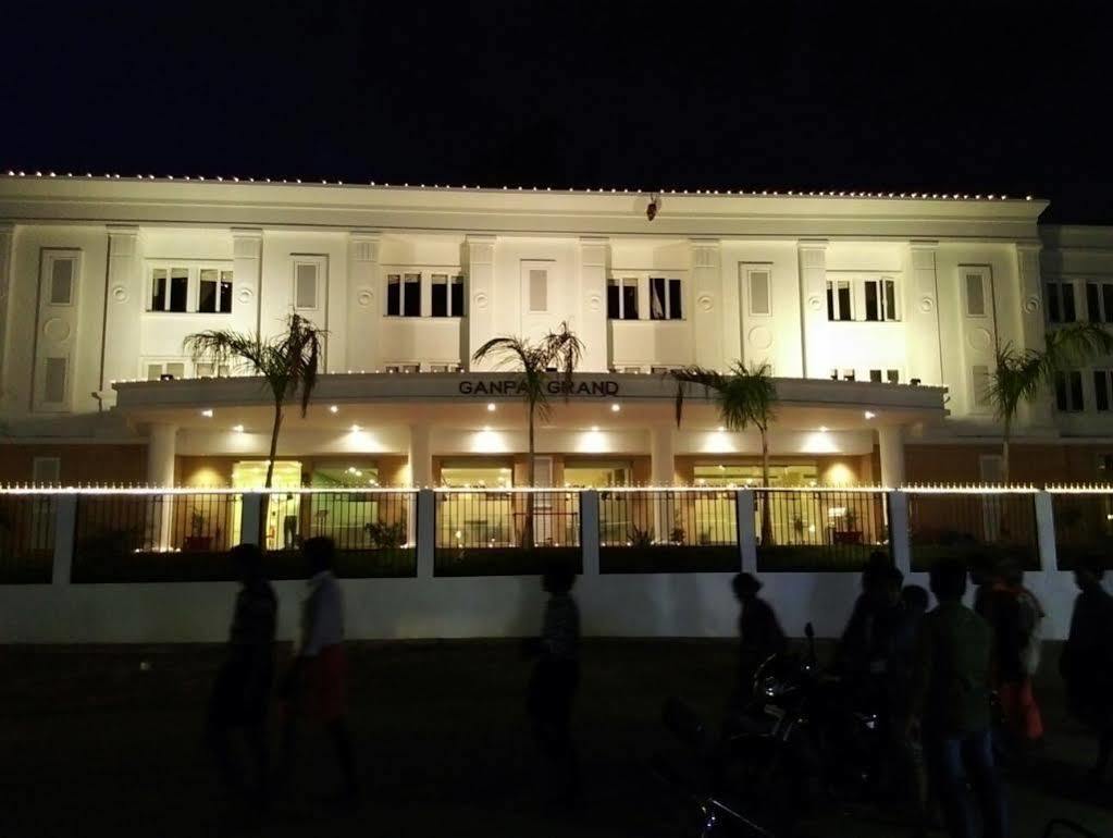 Ganpat Grand Palani Exterior foto